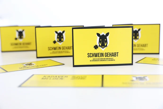 Klappkarte mit Hinweisen für Jäger.
