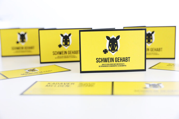 Klappkarte mit Hinweisen für Jäger.